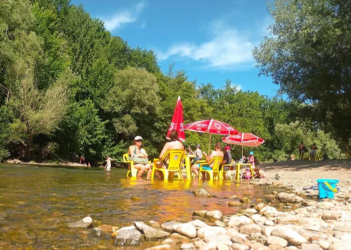 Casa de Férias Jolie Maison Deux Et Canape-lit #au Coeur Du Village# *