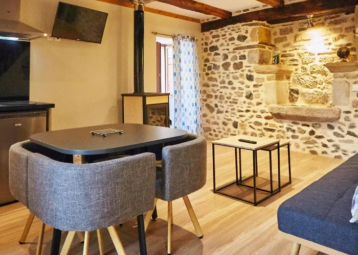 Jolie Maison Deux Et Canape-lit #au Coeur Du Village# Sainte-Eulalie-d'Olt